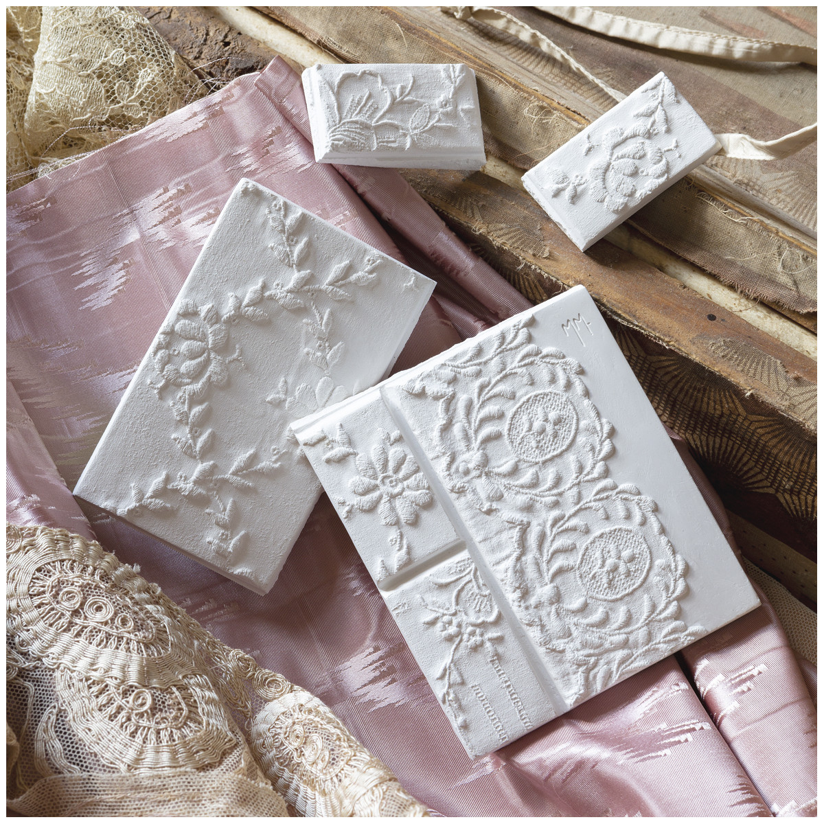 Scented tablet Dentelle - Poudre de Riz | Mathilde M