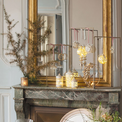 Centro de mesa de metal dorado