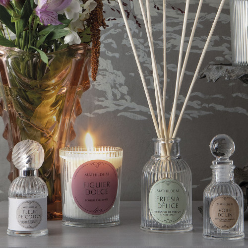 Vela perfumada Les Intemporelles 145 g - Fleur de Thé