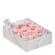 Coffret de 12 roses en feuilles de savon rose et blanches - Parfum Rose