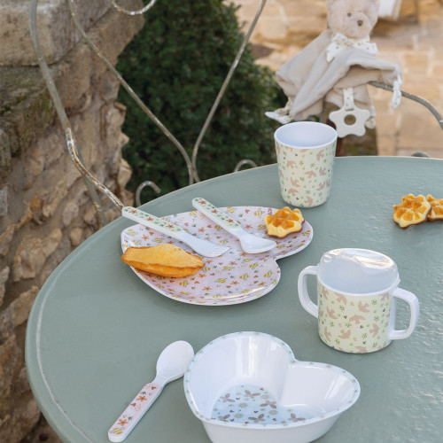 My first mealtime set A Swallow Brings Spring