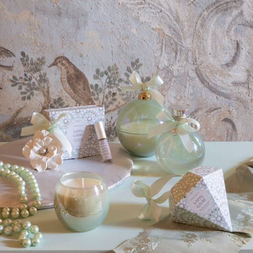 Vela Perfumada Bola de Navidad Fête Nacrée 210 g - Sapin Givré