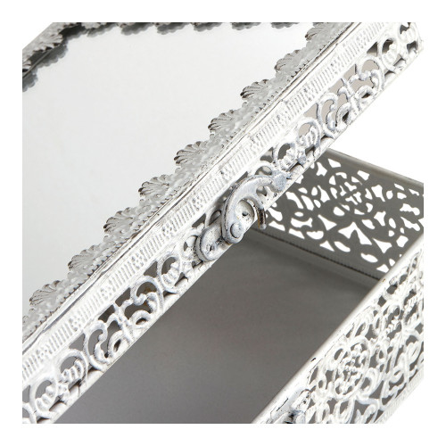 Precious rectangular jewelry box in whitened metal