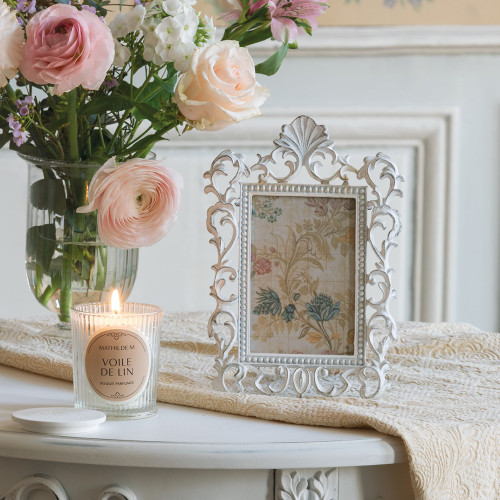 Glimmer of Yesteryear Rectangular Photo Frame in Whitewashed Metal