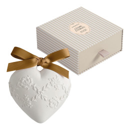 Scented large embroidered heart ornament - Cèdre Éternel