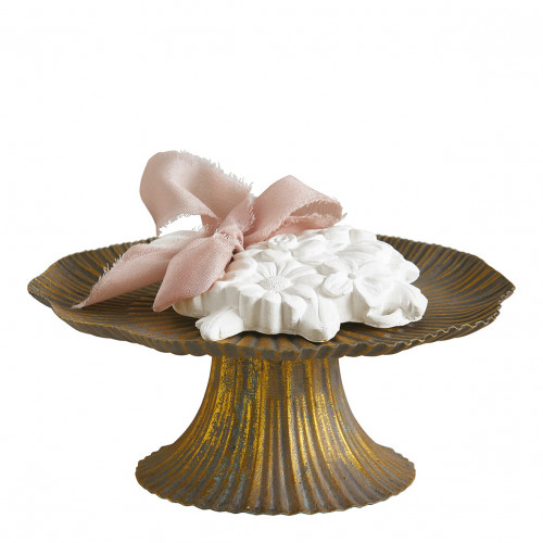 Bandeja dorada con pie